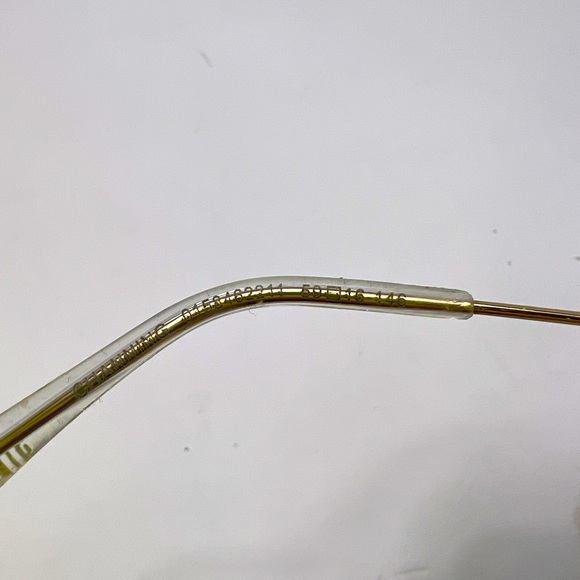 STEVE MADDEN GREY AVIATION WITH GREY TINTED LENSES, HOLD METAL FRAME - Picture 10 of 12